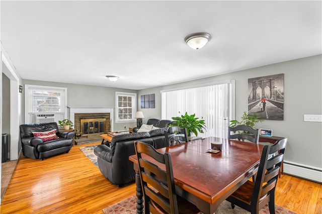 80 Twin Oak Drive, Warwick, RI 02889