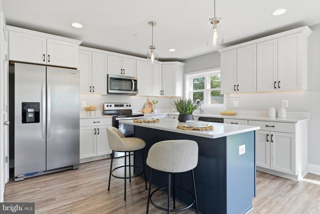 5801 CARTER AVE, Baltimore, MD 21214