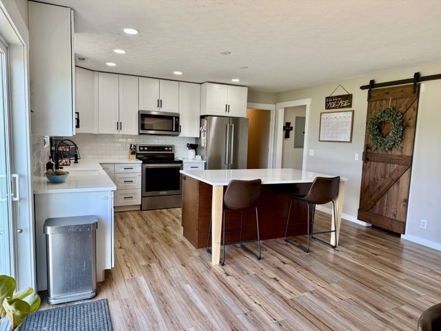 6026 Buzzard Creek Rd, Cedar Hill, TN 37032