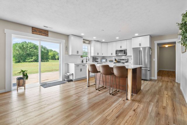 6026 Buzzard Creek Rd, Cedar Hill, TN 37032
