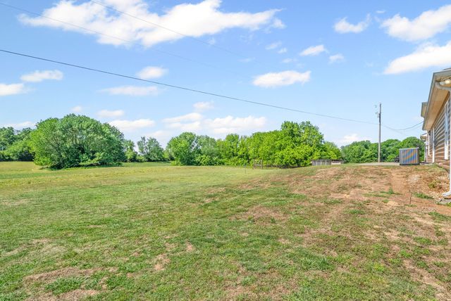 6026 Buzzard Creek Rd, Cedar Hill, TN 37032