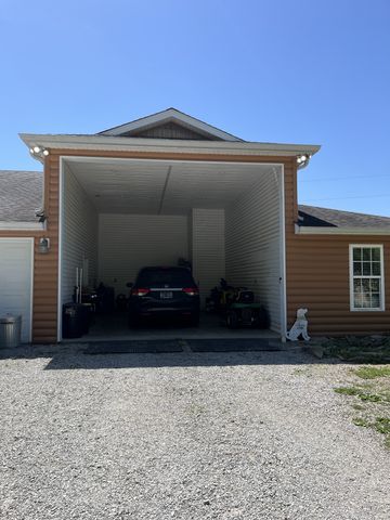 6026 Buzzard Creek Rd, Cedar Hill, TN 37032