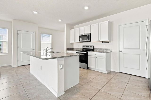 2763 COMMON FIG RUN, Wesley Chapel, FL 33543
