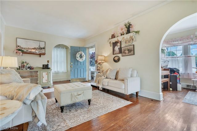 921 E Gorgas Street, Louisville, OH 44641