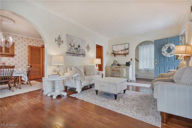 921 E Gorgas Street, Louisville, OH 44641