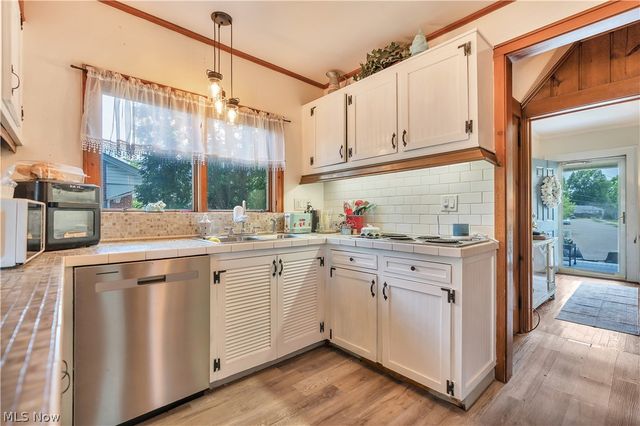 921 E Gorgas Street, Louisville, OH 44641