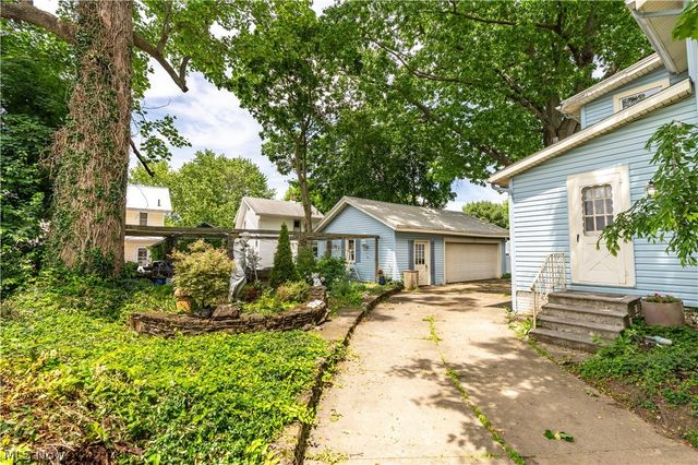 921 E Gorgas Street, Louisville, OH 44641