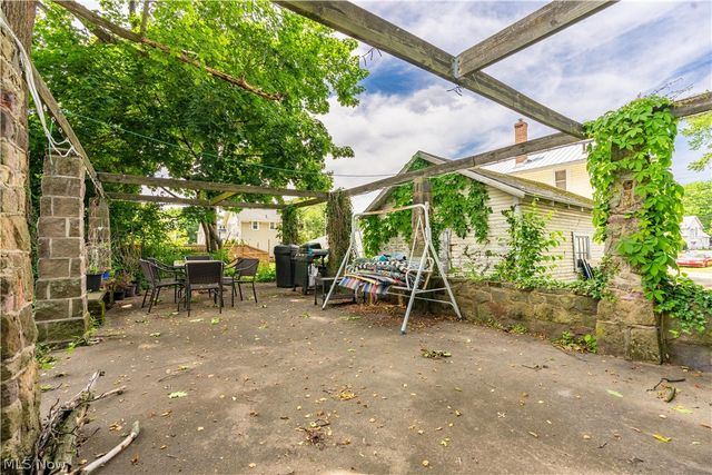 921 E Gorgas Street, Louisville, OH 44641
