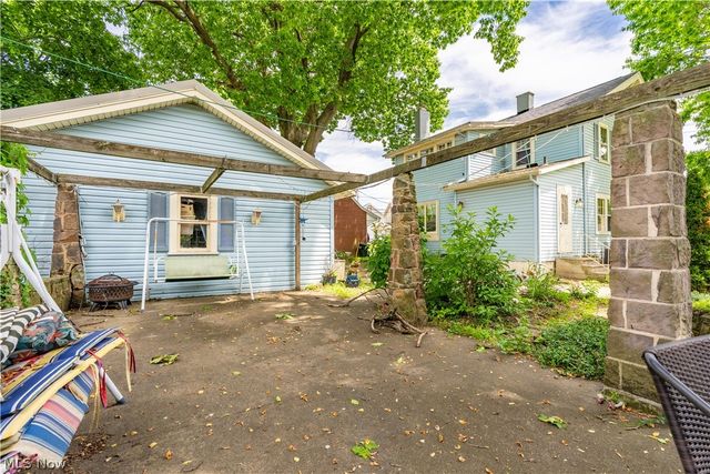 921 E Gorgas Street, Louisville, OH 44641
