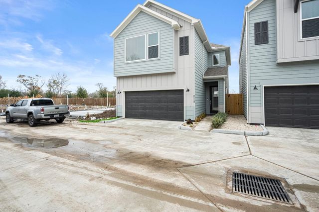 8118 Esther Acres, Houston, TX 77088