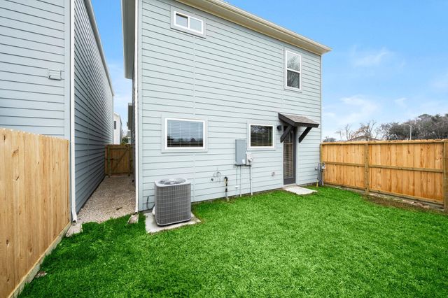 8118 Esther Acres, Houston, TX 77088