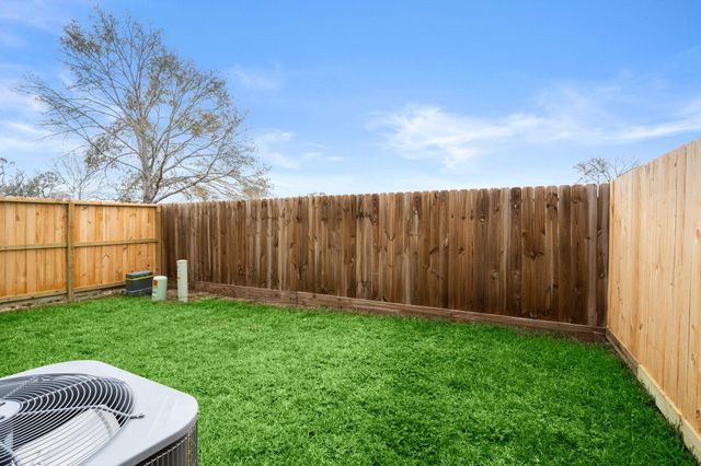 8118 Esther Acres, Houston, TX 77088