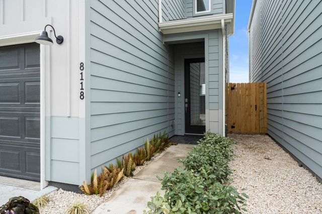 8118 Esther Acres, Houston, TX 77088