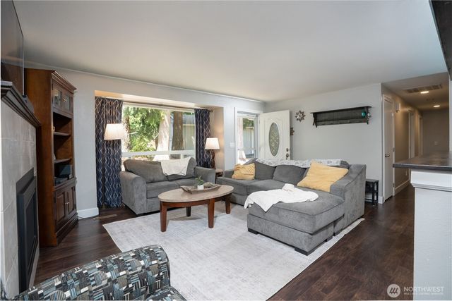 12015 59th Avenue E, Puyallup, WA 98373