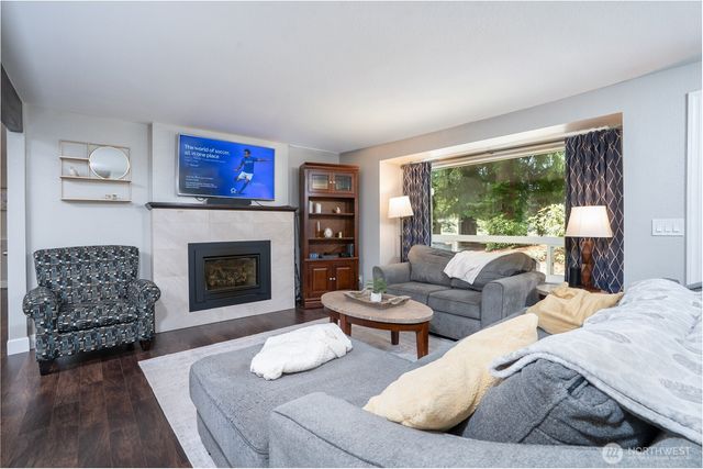 12015 59th Avenue E, Puyallup, WA 98373