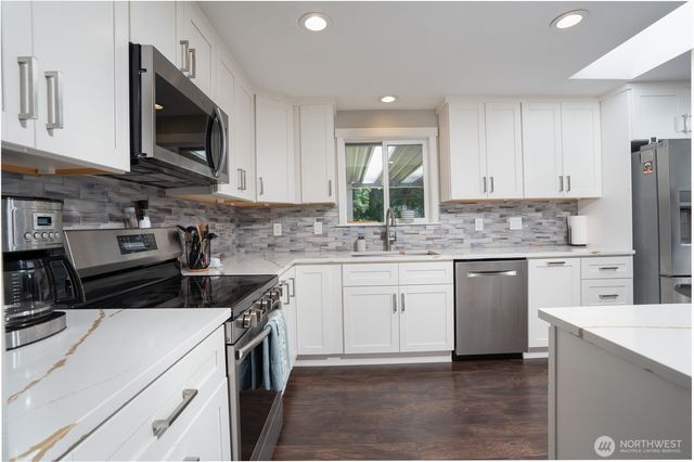 12015 59th Avenue E, Puyallup, WA 98373