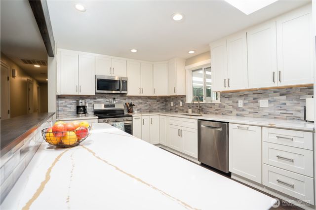 12015 59th Avenue E, Puyallup, WA 98373