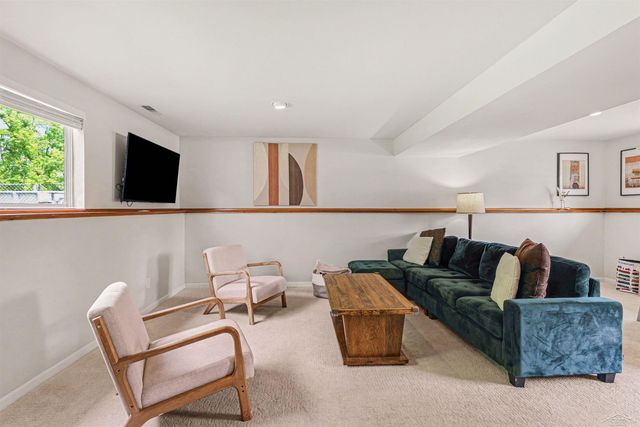 1447 Cedarwood Drive, Flushing, MI 48433