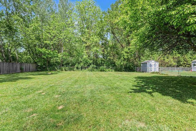 1447 Cedarwood Drive, Flushing, MI 48433
