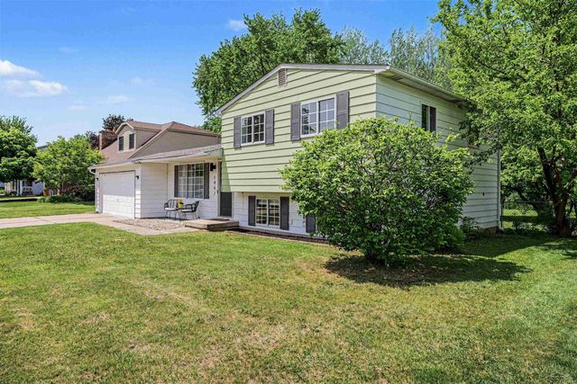 1447 Cedarwood Drive, Flushing, MI 48433