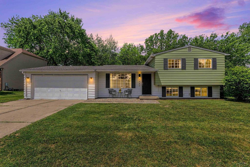 1447 Cedarwood Drive, Flushing, MI 48433