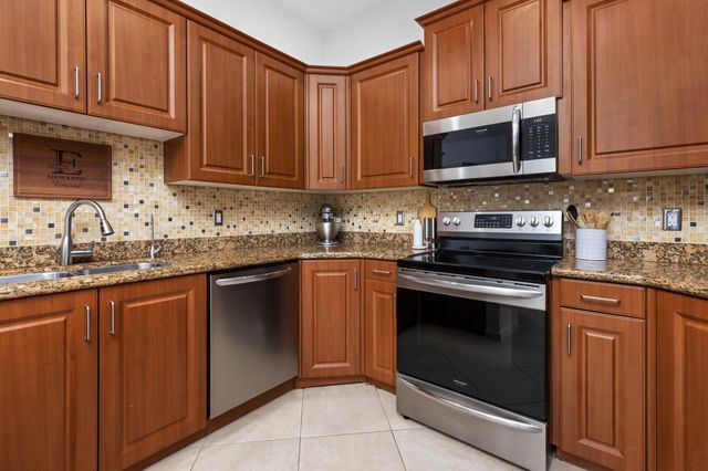 1222 NE 18th Avenue 1, Fort Lauderdale, FL 33304