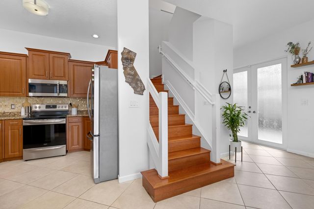 1222 NE 18th Avenue 1, Fort Lauderdale, FL 33304