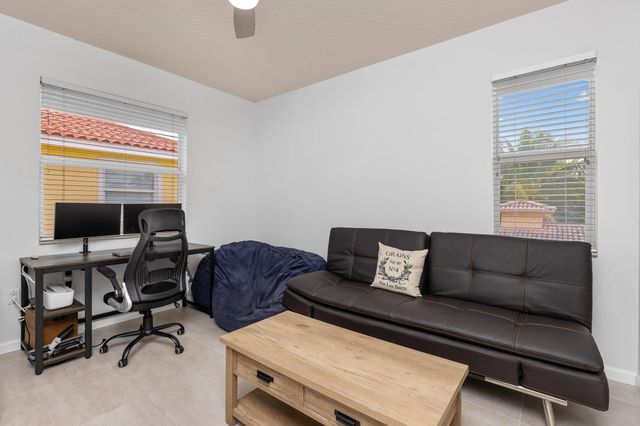 1222 NE 18th Avenue 1, Fort Lauderdale, FL 33304