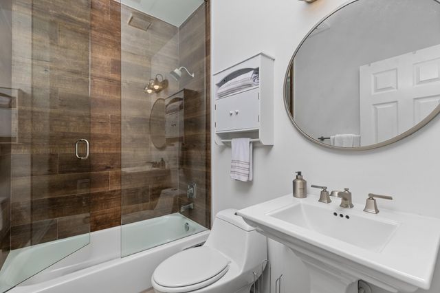 1222 NE 18th Avenue 1, Fort Lauderdale, FL 33304