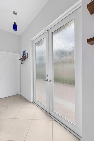 1222 NE 18th Avenue 1, Fort Lauderdale, FL 33304