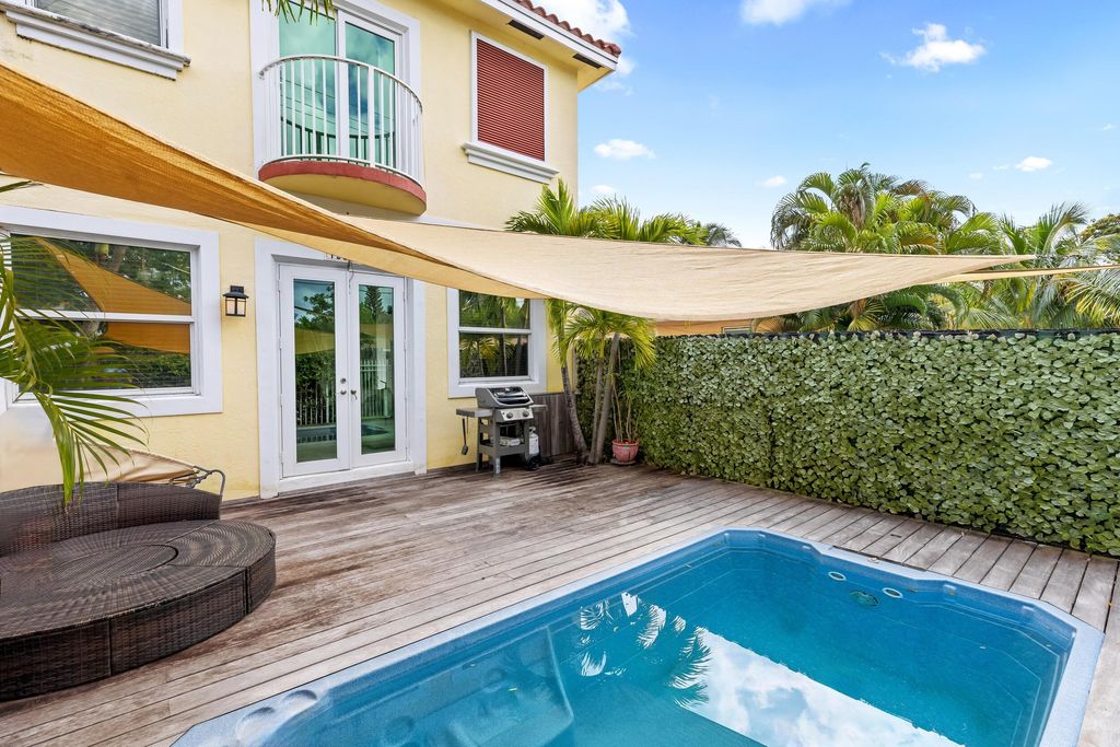 1222 NE 18th Avenue 1, Fort Lauderdale, FL 33304