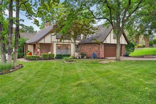 11009 Delmar Street, Leawood, KS 66211