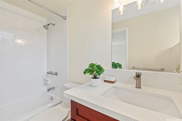 1310 Heulu Street 301, Honolulu, HI 96822