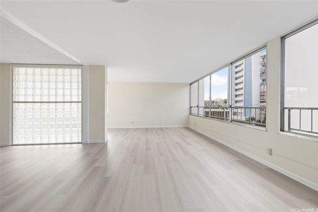 1310 Heulu Street 301, Honolulu, HI 96822