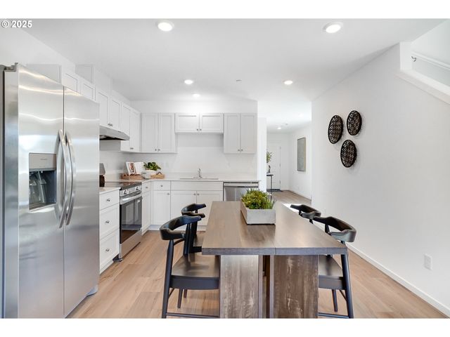 1421 Laura Vista Dr Nw, Albany, OR 97321