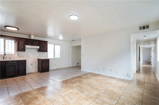 1585 E 48th Place, Los Angeles, CA 90011