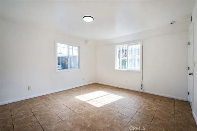 1585 E 48th Place, Los Angeles, CA 90011