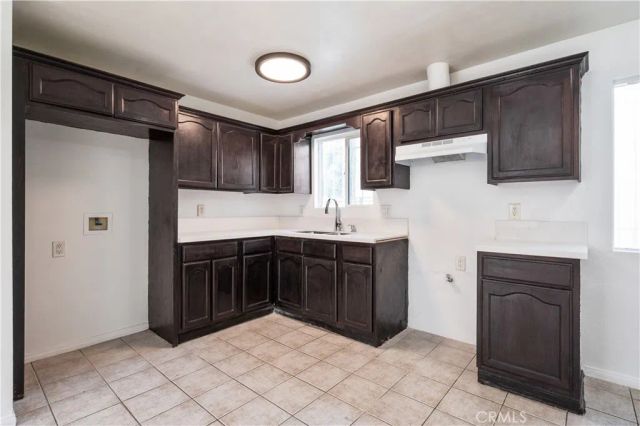 1585 E 48th Place, Los Angeles, CA 90011