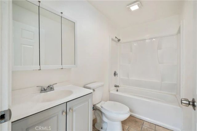 1585 E 48th Place, Los Angeles, CA 90011