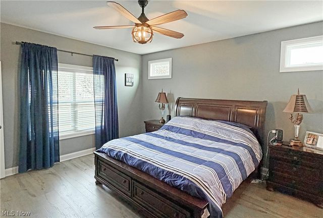 490 Byberry Drive NE, Hartville, OH 44632