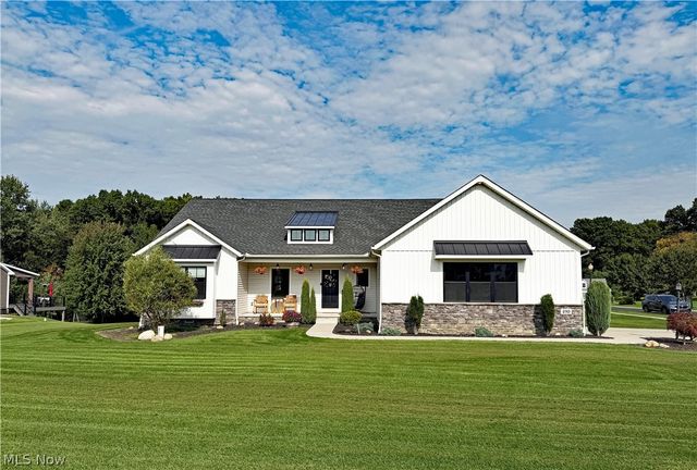 490 Byberry Drive NE, Hartville, OH 44632