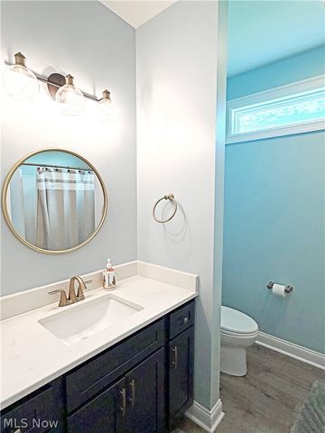 490 Byberry Drive NE, Hartville, OH 44632