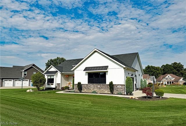 490 Byberry Drive NE, Hartville, OH 44632