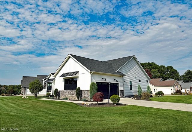 490 Byberry Drive NE, Hartville, OH 44632