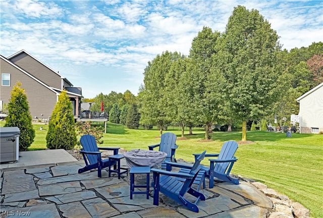 490 Byberry Drive NE, Hartville, OH 44632