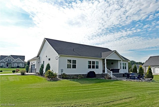 490 Byberry Drive NE, Hartville, OH 44632