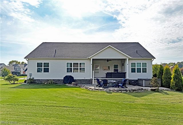 490 Byberry Drive NE, Hartville, OH 44632