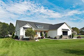 490 Byberry Drive NE, Hartville, OH 44632