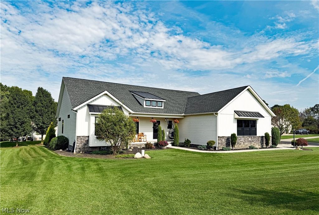 490 Byberry Drive NE, Hartville, OH 44632