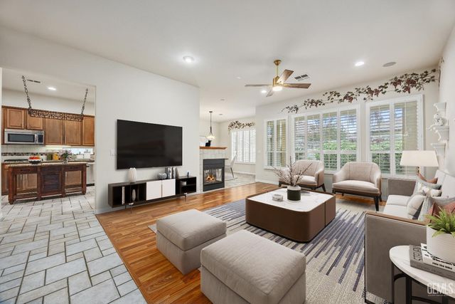 10000 Paradise Rose Street, Bakersfield, CA 93311